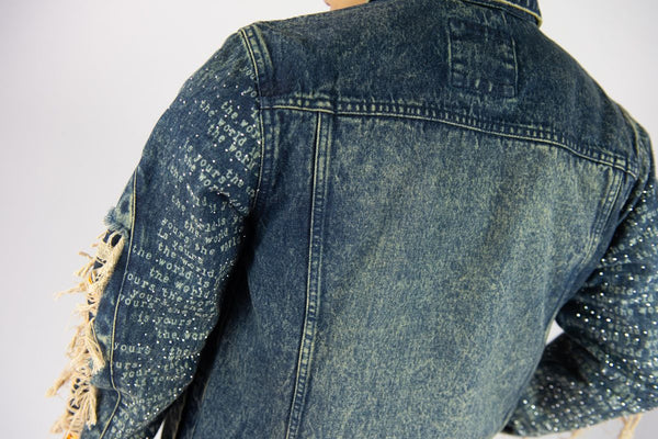 MEN VINTAGE FRAYED DENIM JACKET W/ RHINESTONE & LASER PRINT