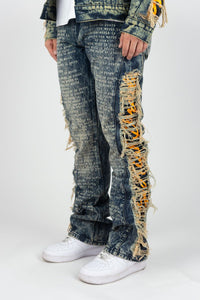 MEN VINTAGE FRAYED STACKED FLARE JEANS W/ RHINESTONE & LASER PRINT