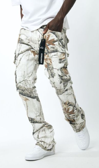 MEN ESSENTIAL CAMO KINDER CARGO STACK PANTS