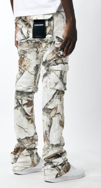 MEN ESSENTIAL CAMO KINDER CARGO STACK PANTS