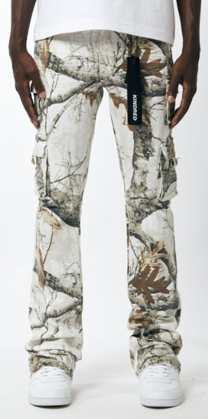 MEN ESSENTIAL CAMO KINDER CARGO STACK PANTS