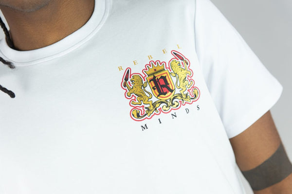 BOYS WHITE/ RED LION CREST TEE