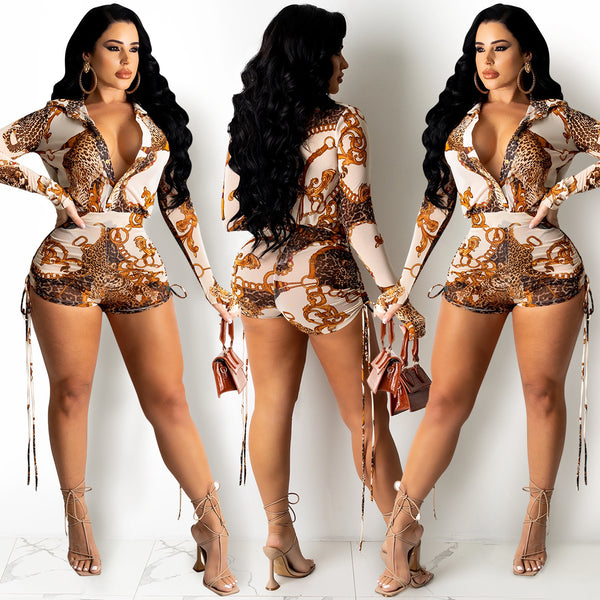 White Sexy printed long sleeved zippered V-neck shorts jumpsuit