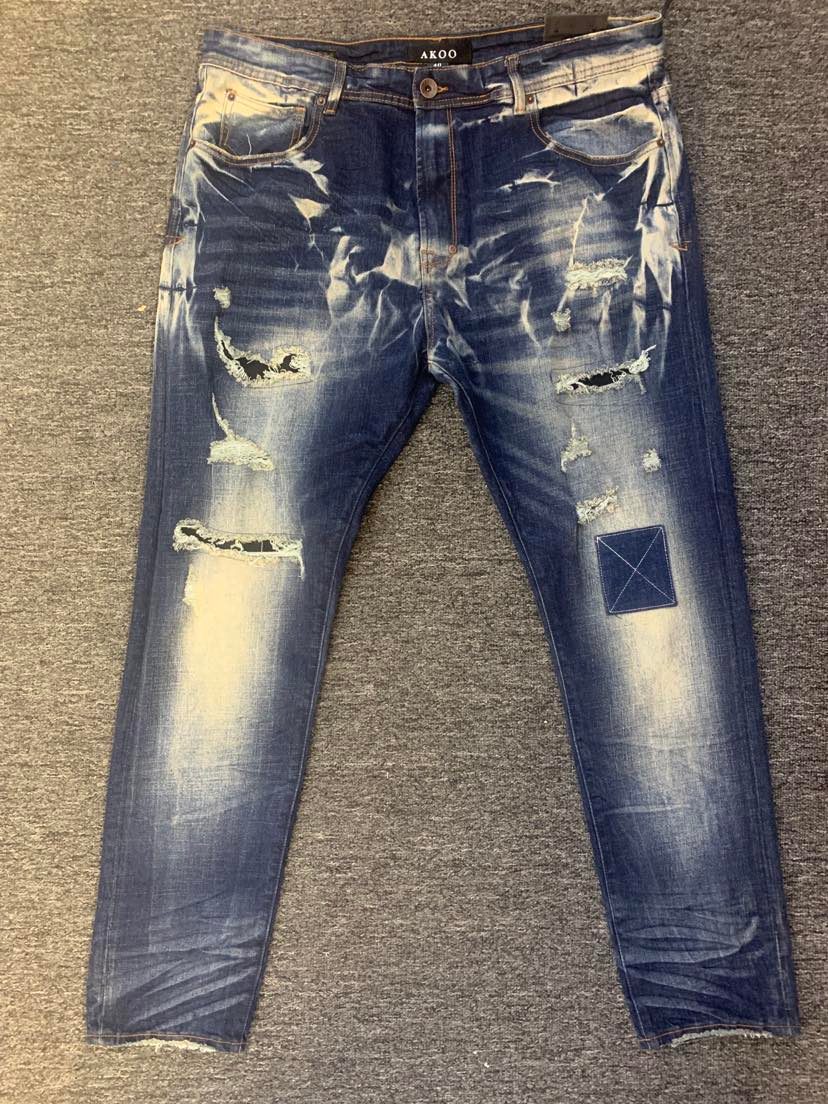 MEN AKOO BLUE ONE KNEE PATCH JEANS