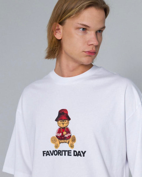 MEN WHITE FAVORITE DAY TSHIRT