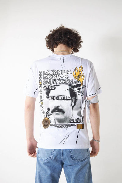 MEN WHITE ESCOBAR´S FAMILY TSHIRT