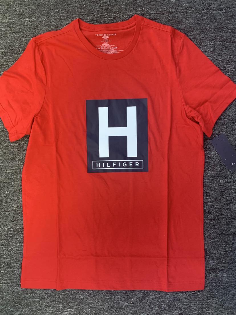 MEN MAHOGANY TOMMY HILFIGER BIG H CHEST TSHIRT