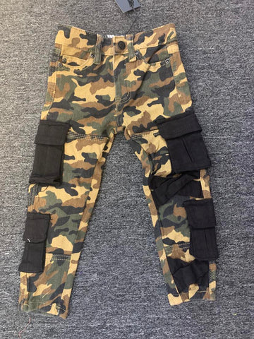 LITTLE KIDS CAMO WITH BLACK CARGO POCKETS TWILL PANTS