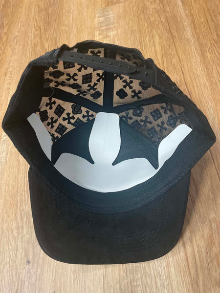 UNISEX BLACK/ BLACK METAL RHINESTON BLACK ROOSTER LOGO SNAPBACK