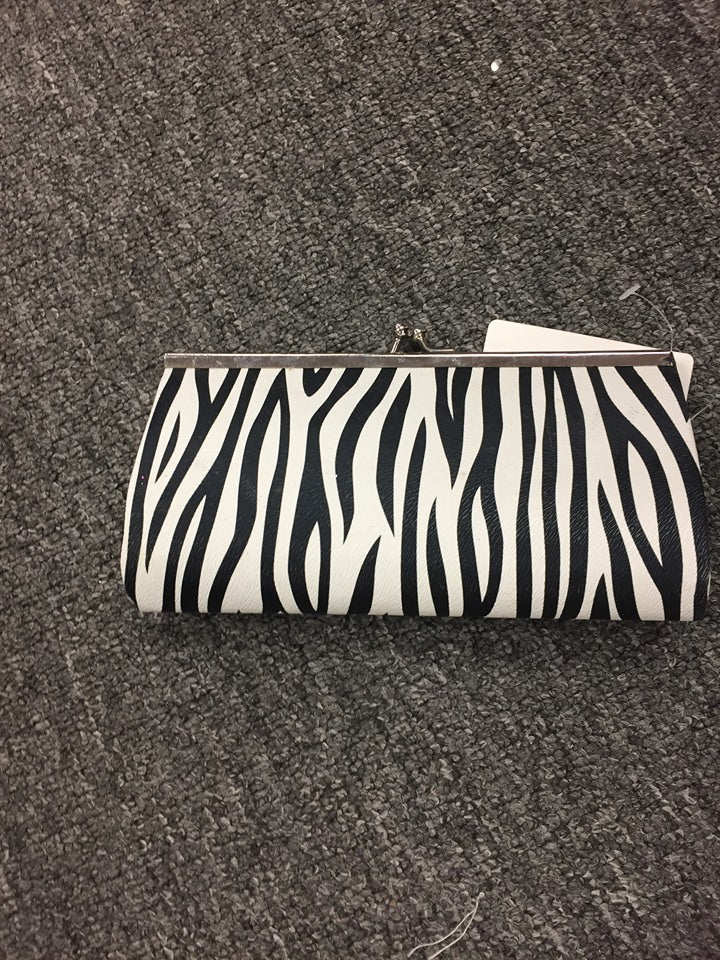 Black & white small clutch