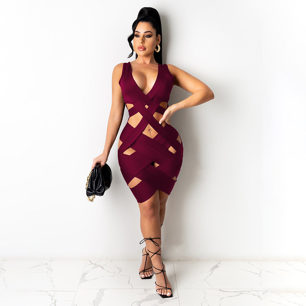 Red Wine Sexy solid cut out asymmetric sleeveless V-neck skirt
